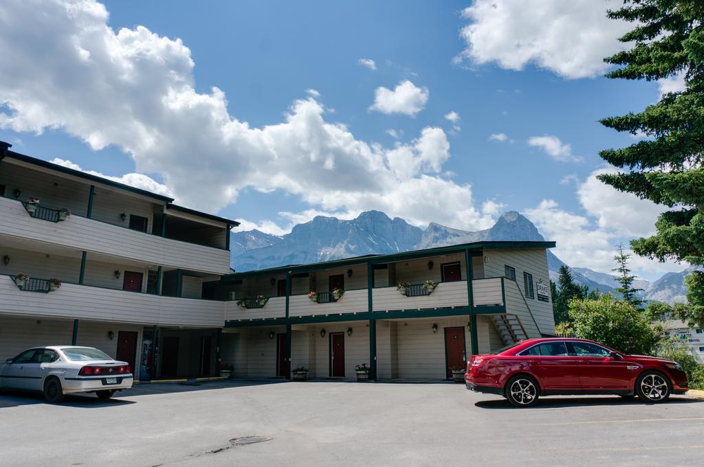 The Drake Inn Canmore Kültér fotó