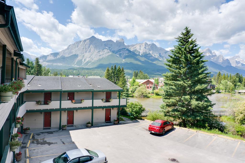 The Drake Inn Canmore Kültér fotó