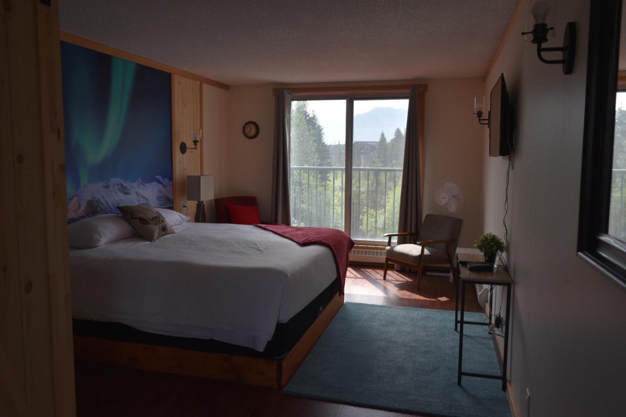 The Drake Inn Canmore Kültér fotó